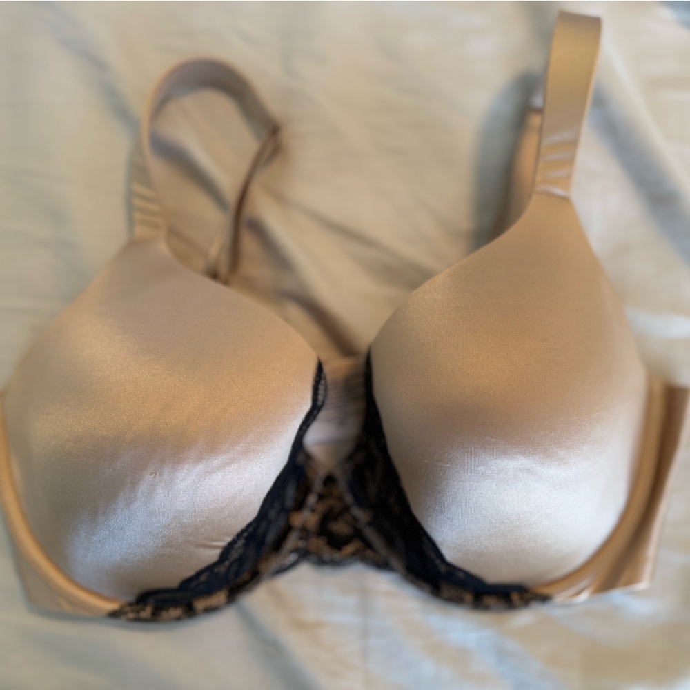 Soma Beige and Black Lace Bra